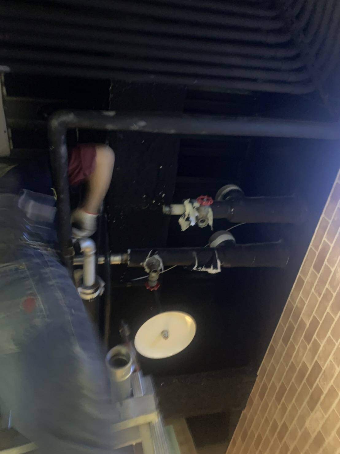 空調家電-育翎空調/鄭輝男